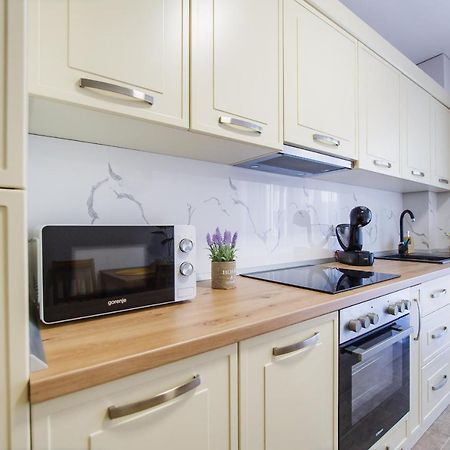 Lovely Home At West Residence Oradea Ngoại thất bức ảnh