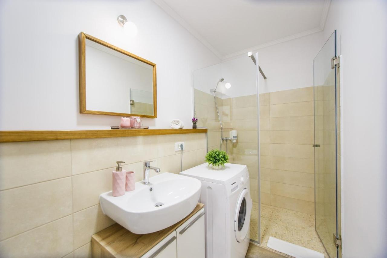 Lovely Home At West Residence Oradea Ngoại thất bức ảnh